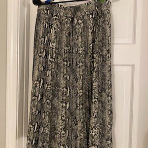 NWT - Snake skin skirt